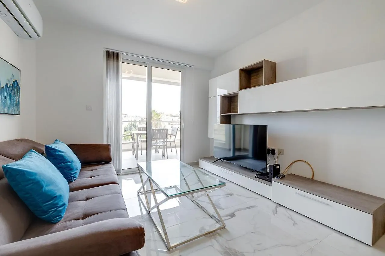 Saint Julian's Splendid 2Br Apartment, Steps To St Georges Bay דירה