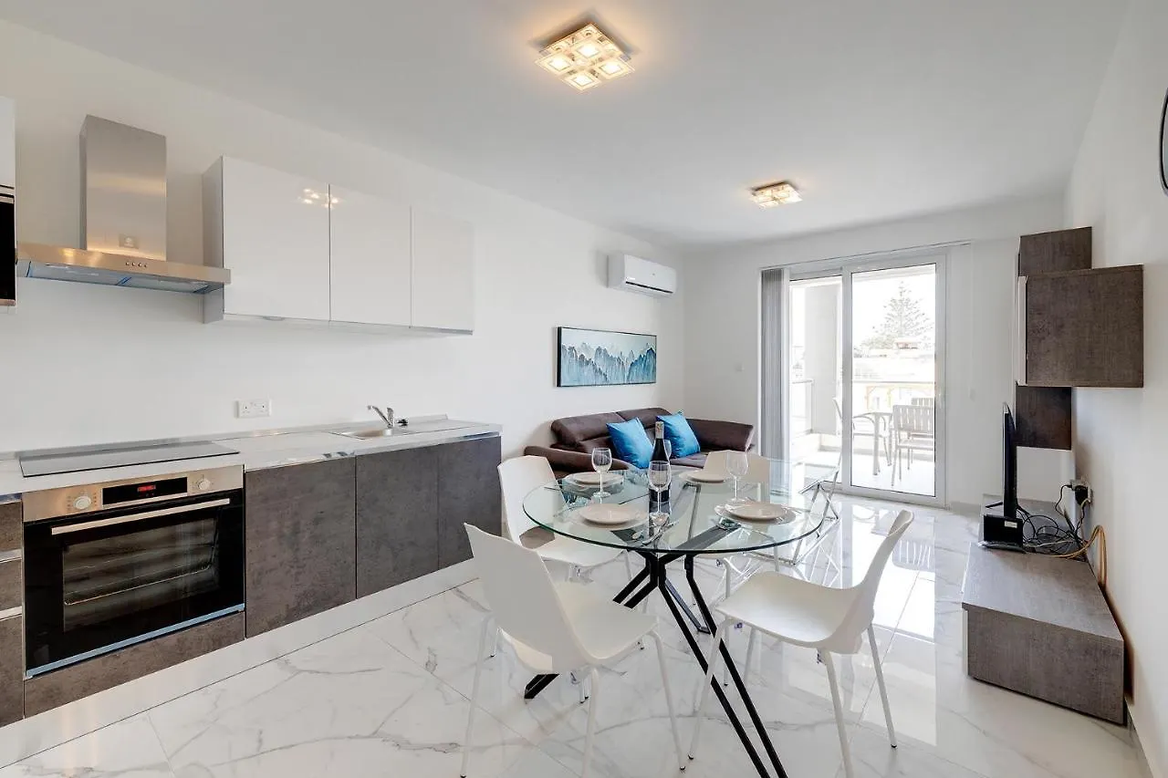Saint Julian's Splendid 2Br Apartment, Steps To St Georges Bay Saint Julian's